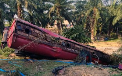 LAPORAN ADUAN BERKAITAN TUMPAHAN MINYAK SAWIT